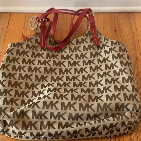 Michael Kors bag - Picture 5 of 9